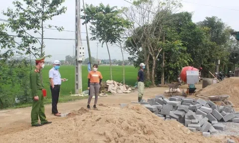 Bộ GTVT "tuýt còi" việc ồ ạt xây nhà, trồng cây chờ đền bù