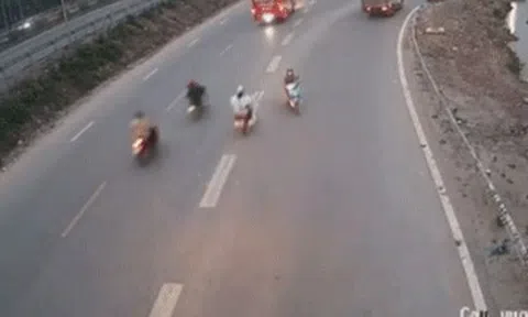 Nóng trên đường: Oan gia với kiểu đi siêu ẩu của xe máyicon