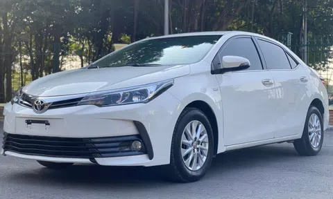 Toyota Corolla Altis 2022 trình làng, xe đời cũ xuống giá nhanh