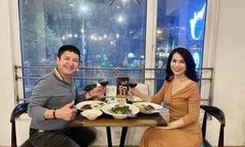 Chí Trung ngập tràn hạnh phúc bên bạn gái kém 17 tuổi