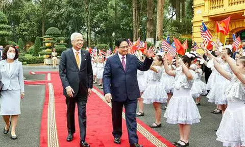 Thủ tướng Phạm Minh Chính đón, hội đàm với Thủ tướng Malaysia