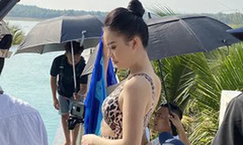 Người đẹp vòng eo 55 cm tiết lộ cảnh nóng trong 'Bão ngầm'