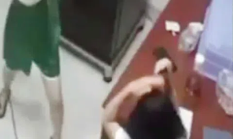 Sự thật vụ "bé gái lớp 6 bị mẹ ruột bạo hành dã man suốt 4 năm" ở TP.HCM