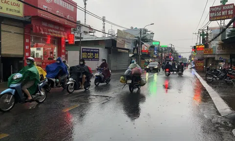 Mưa trái mùa liên tục xuất hiện ở TP HCM có bất thường?