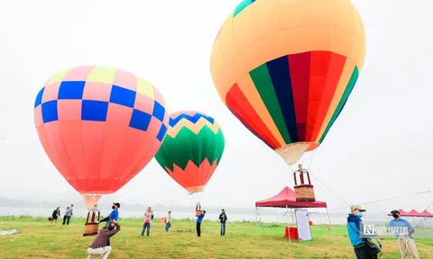 Ngắm dàn khinh khí cầu khổng lồ lần đầu bay tại Hà Nội