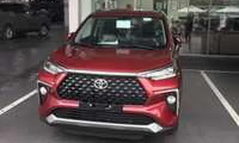 Toyota Veloz vừa ra mắt, đại lý đã đánh tiếng 'bia kèm lạc'icon