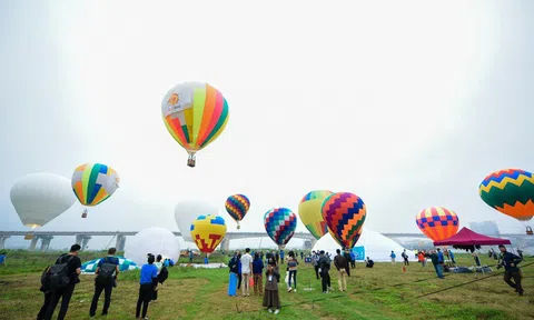 Hà Nội tạm dừng dịch vụ trải nghiệm bay trên khinh khí cầu