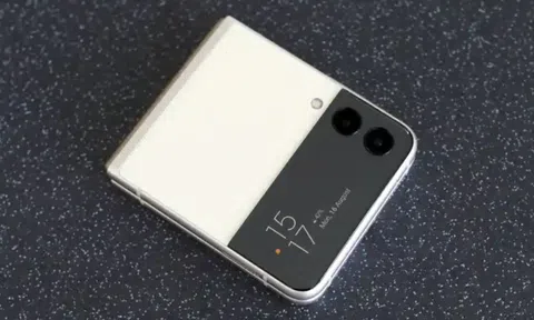 Galaxy Z Flip3 là smartphone gập bán chạy nhất 2021