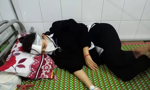 Nữ sinh lớp 10 sợ hãi sau khi bị bạn đánh chấn thương sọ não