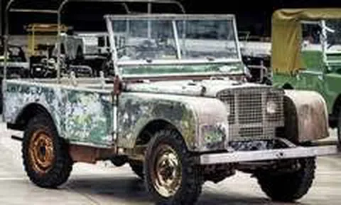 Những chiếc xe đầu tiên của từng phân khúc ô tô