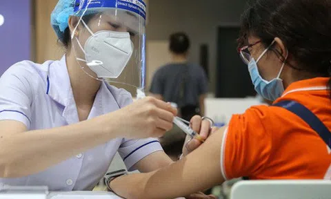 Lập danh sách tiêm vắc-xin Covid-19 cho trẻ từ lớp 1 đến lớp 6