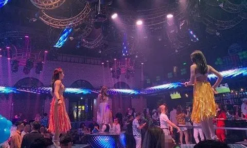 Số ca nhiễm Covid-19 giảm, nghiên cứu mở lại cơ sở kinh doanh có điều kiện