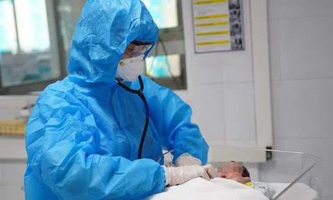 Không nhất thiết phải test COVID-19 thường xuyên cho mọi trẻ sơ sinh