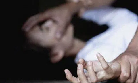 Đại học Luật Hà Nội lên tiếng vụ Trưởng khoa "bị tố đánh đập, cưỡng bức một cô gái"