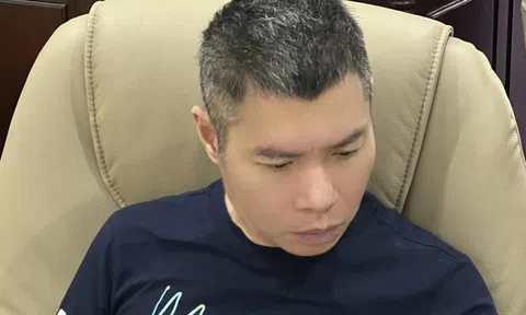 NSND Công Lý bật khóc: 'Thèm được đi diễn vô cùng'