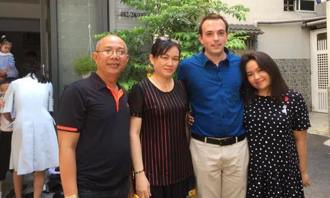 Nghệ sĩ Trung Dân và cuộc hôn nhân 31 năm với người vợ do cha mẹ "chỉ định"