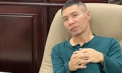 Vợ Công Lý đau lòng khi chồng khóc nói với bạn thân thèm đi diễn