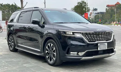 Khan hàng, Kia Carnival 'lướt' rao giá ngang xe mới