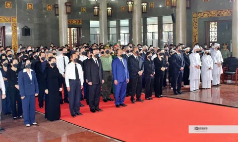 Tp.HCM tổ chức lễ viếng Phó Chủ tịch Thường trực UBND Tp. Lê Hoà Bình