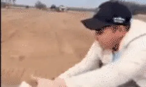 Nam thanh niên ngồi trên ôtô ném nhiều cọc tiền xuống đất: Tiền bán nhà, mang ra quay clip