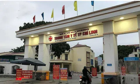 NÓNG: Mẹ sát hại con 2 tuổi rồi tự tử trong khu điều trị Covid-19