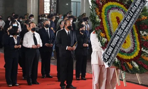 Lễ viếng Phó chủ tịch thường trực UBND TP.HCM Lê Hòa Bình