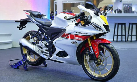Yamaha YZF-R15 lột xác toàn diện, chờ ngày về Việt Nam đấu Honda CBR150R