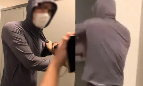 Hà Nội: Nghi vấn nam thanh niên trùm mũ áo kín mít lẻn vào trong nhà vệ sinh trường ĐH quay lén, bị sinh viên bắt quả tang