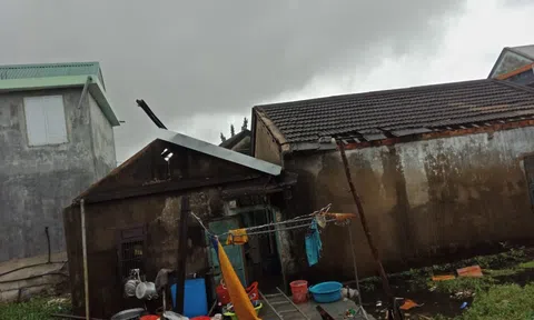 Thiệt hại ban đầu tại Thừa Thiên - Huế do mưa lũ trái mùa