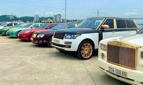 Dàn xe siêu sang mạ vàng giá trăm tỷ gây sốt của đại gia buôn lợn Hải Dương