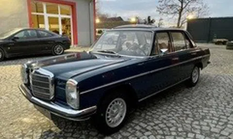 Xế cổ Mercedes 50 năm vẫn mới cứng, chạy tốt