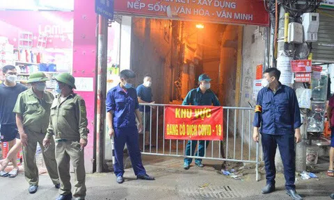 Vụ đốt nhà trọ ở Phú Đô: Nam thanh niên bỏng 35% phải thở máy, tiên lượng nặng