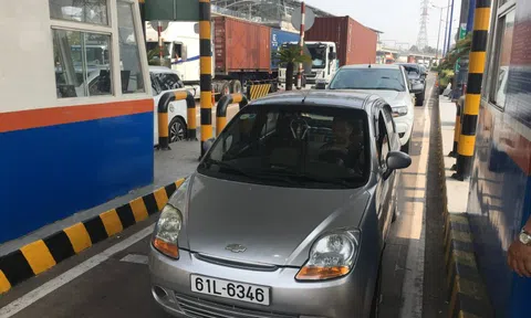 TP HCM yêu cầu đẩy mạnh dán thẻ thu phí không dừng cho phương tiện