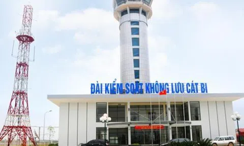 Phi công gọi hơn 10 cuộc không liên lạc được: Kiểm soát viên không lưu làm việc riêng