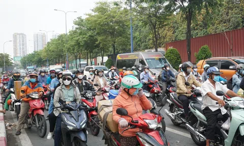 TP HCM: Kẹt xe tại bến xe, tuyến đường cửa ngõ ngày đầu nghỉ Lễ Giỗ Tổ Hùng Vương