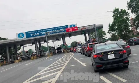 Ùn tắc kéo dài tại làn ETC trạm thu phí Pháp Vân - Ninh Bình do đâu?