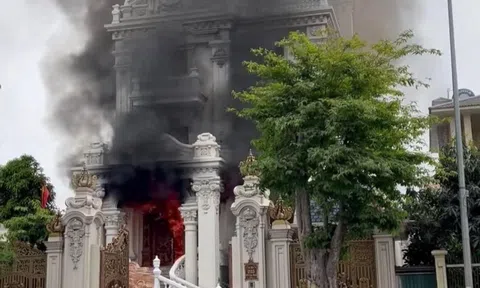 Biệt thự triệu đô của đại gia ngành than ở Quảng Ninh cháy lớn, nghi có người mắc kẹt