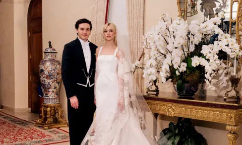 Cận cảnh váy cưới 'độc nhất vô nhị' của con dâu nhà David Beckham