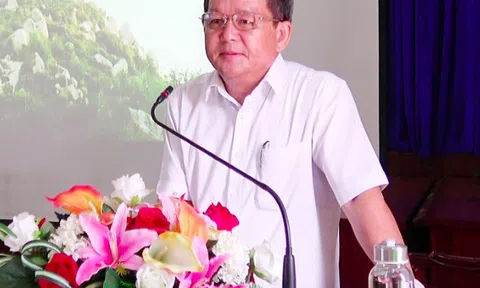 Cục phó Cục thuế tỉnh Bình Định chơi golf giữa lệnh cấm, nay xin nghỉ hưu non