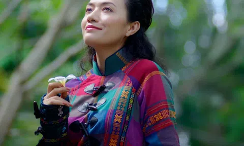 Tinna Tình: 'Cuộc sống tôi thay đổi nhờ Phật pháp'