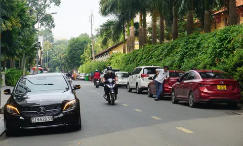 TP HCM bao giờ chấm dứt tình trạng thiếu chỗ gửi xe?