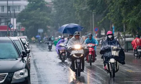 Miền Bắc đón mưa dông