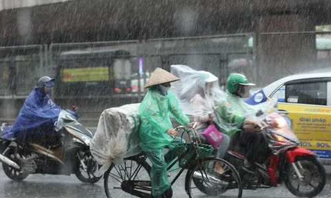 Miền Bắc bước vào chuỗi ngày thời tiết xấu, mưa dông kéo dài từ đêm nay, trời rét