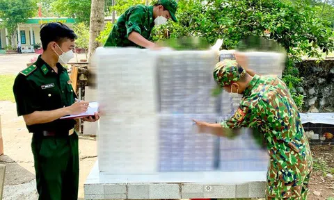 Truy bắt nhóm buôn lậu dùng roi điện và dao tấn công biên phòng