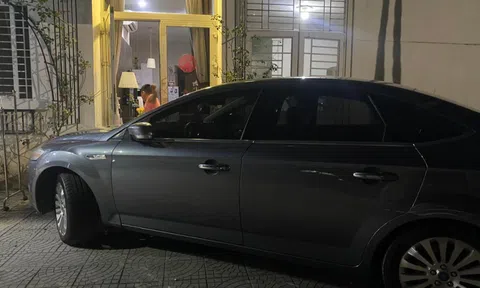 Phó trưởng phòng Sở Nội vụ đậu xe chắn cửa nhà dân, lớn tiếng đe doạ chủ nhà