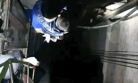 Rơi xuống hố thang máy, bé trai 4 tuổi may mắn thoát chết trong gang tấc