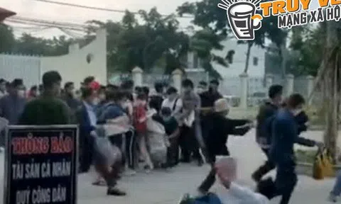 Chuyện khó tin ở Bình Phước: Hàng trăm người chen lấn, té ngã để được làm sổ đỏ