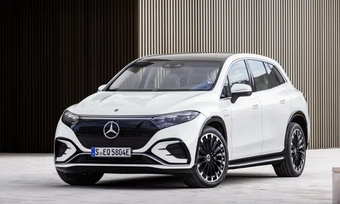 Mercedes EQS SUV to ngang ngửa VinFast VF9, chạy 600 km sau mỗi lần sạc đầy