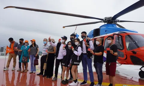 VIDEO: Những du khách đầu tiên “ngắm TP HCM từ trên cao”