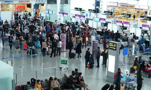 Sân bay Nội Bài hạn chế người đưa tiễn